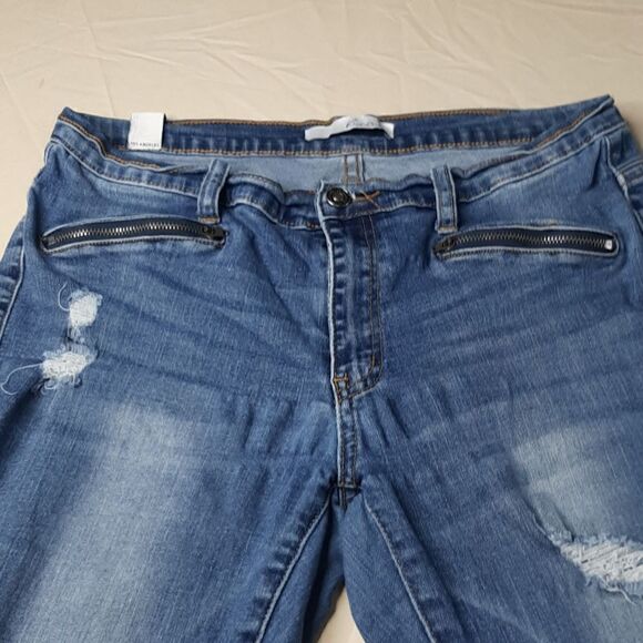 KanCan Distressed Jeggings - Picture 2 of 12